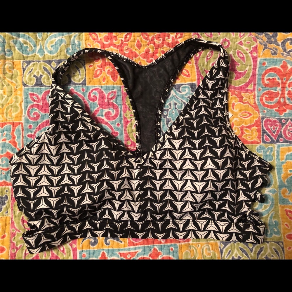 VS Sports Bra